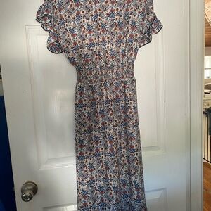 XS Max Studios midi dress. Floral vintage vibes